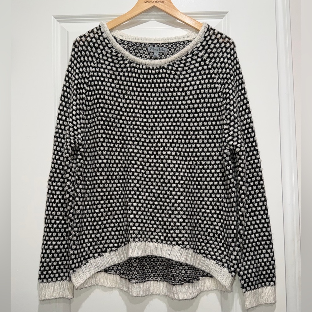 Olivia Sky Black and White Textured Hi-Lo Sweater Medium
